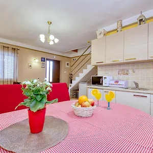 Simeone Apartment