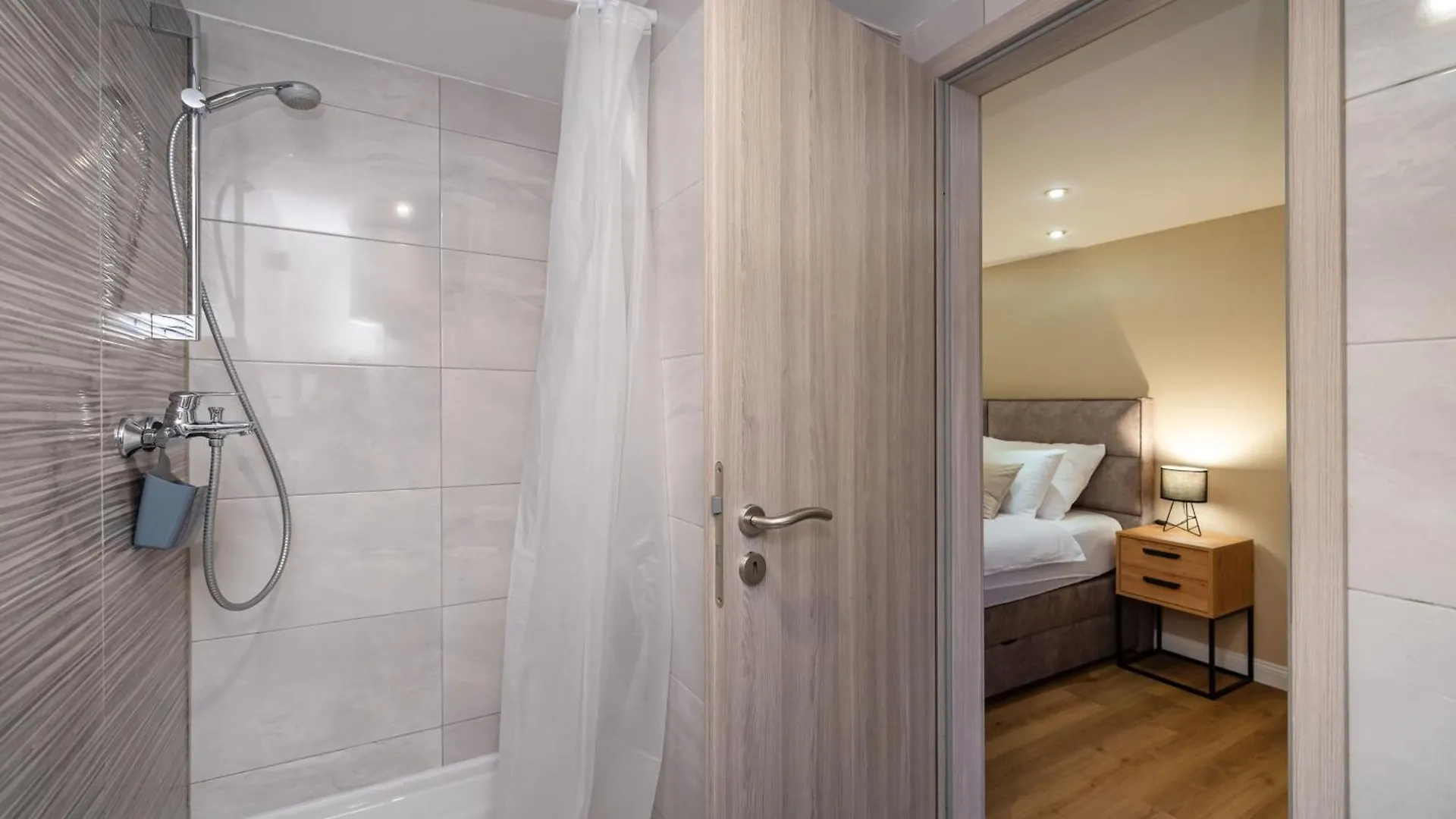 Star Room Zadar 0*,